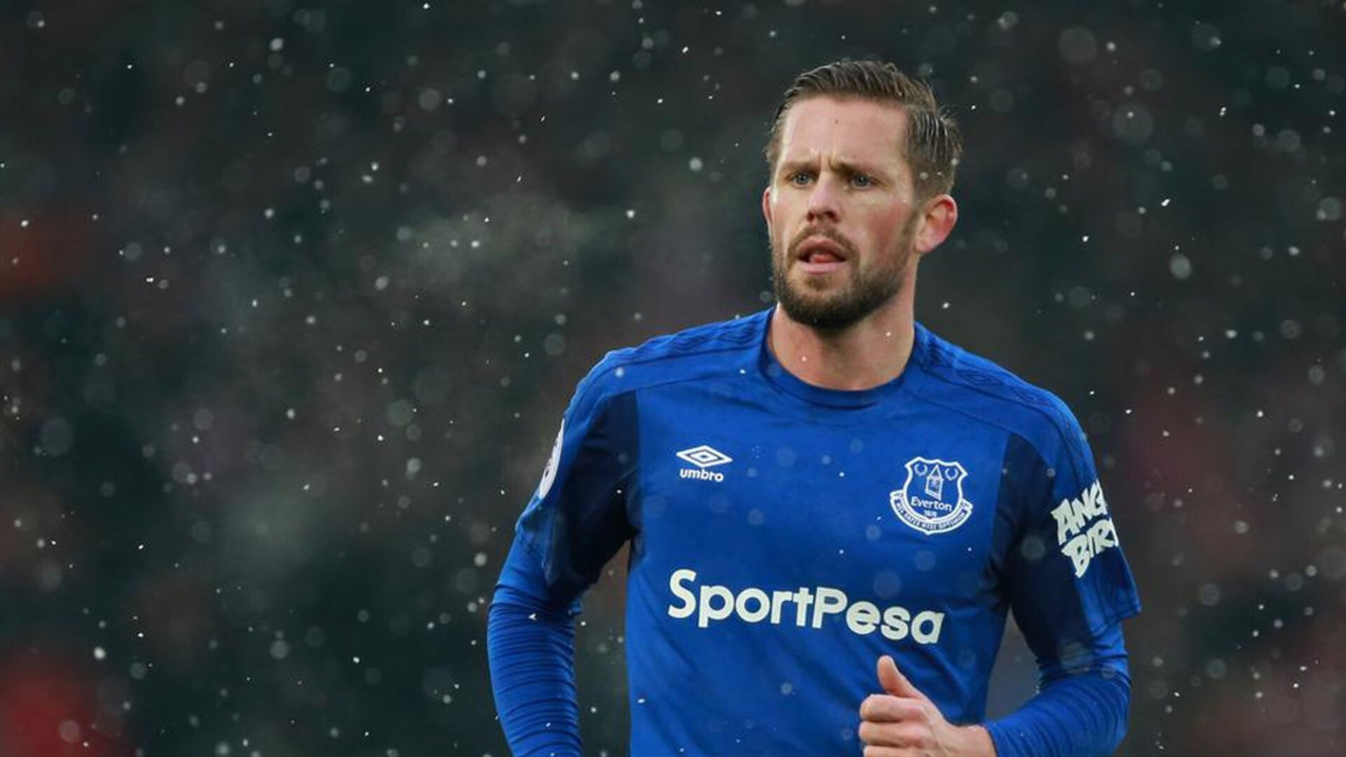 巴特尔以超凡的防守技巧，成为袋鼠队防线上的中流砥柱，巴特尔会扣篮吗